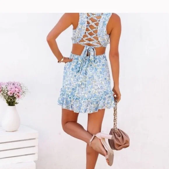 Dresses | A6 37 Blue White Floral Cut Out And Backless Dress Mable Size  Large | Poshmark